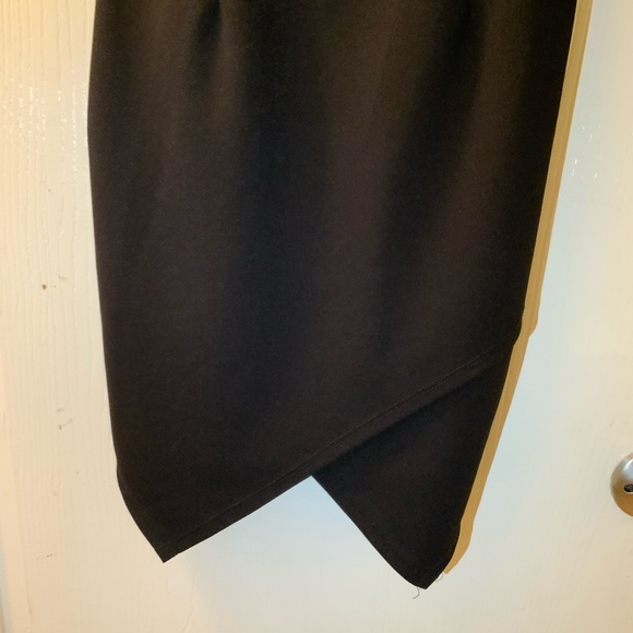 Little black dress from Speechless, size 3, no slip feature on top - Picture 3 of 5